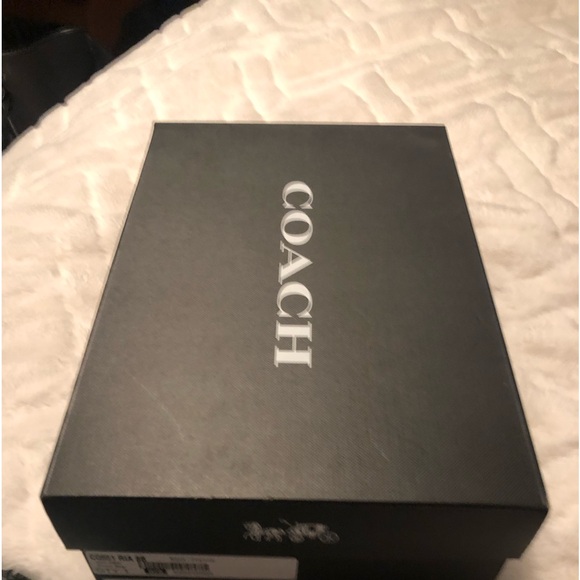 NIB Coach Clip Low Top Sneaker Only Tried On ( Firm Price) - Picture 2 of 5